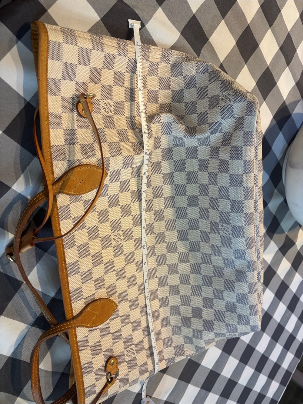 Louis Vuitton Damier Azur Checkered MM Neverfull tote in Light Gray and Cream - Picture 9 of 10